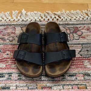 Black Arizona Birkenstock’s